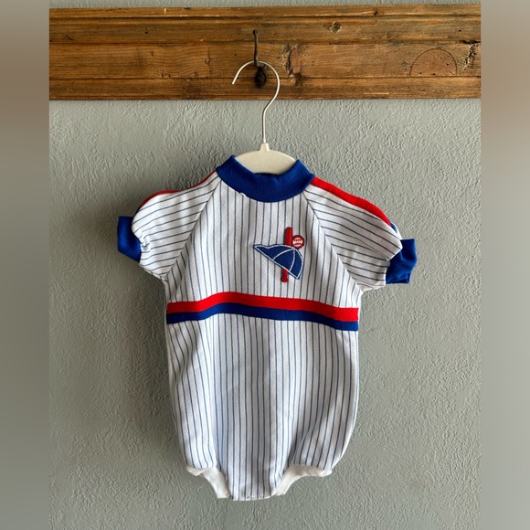 Vintage Baseball themed onsie, 24 months - Picture 2 of 5